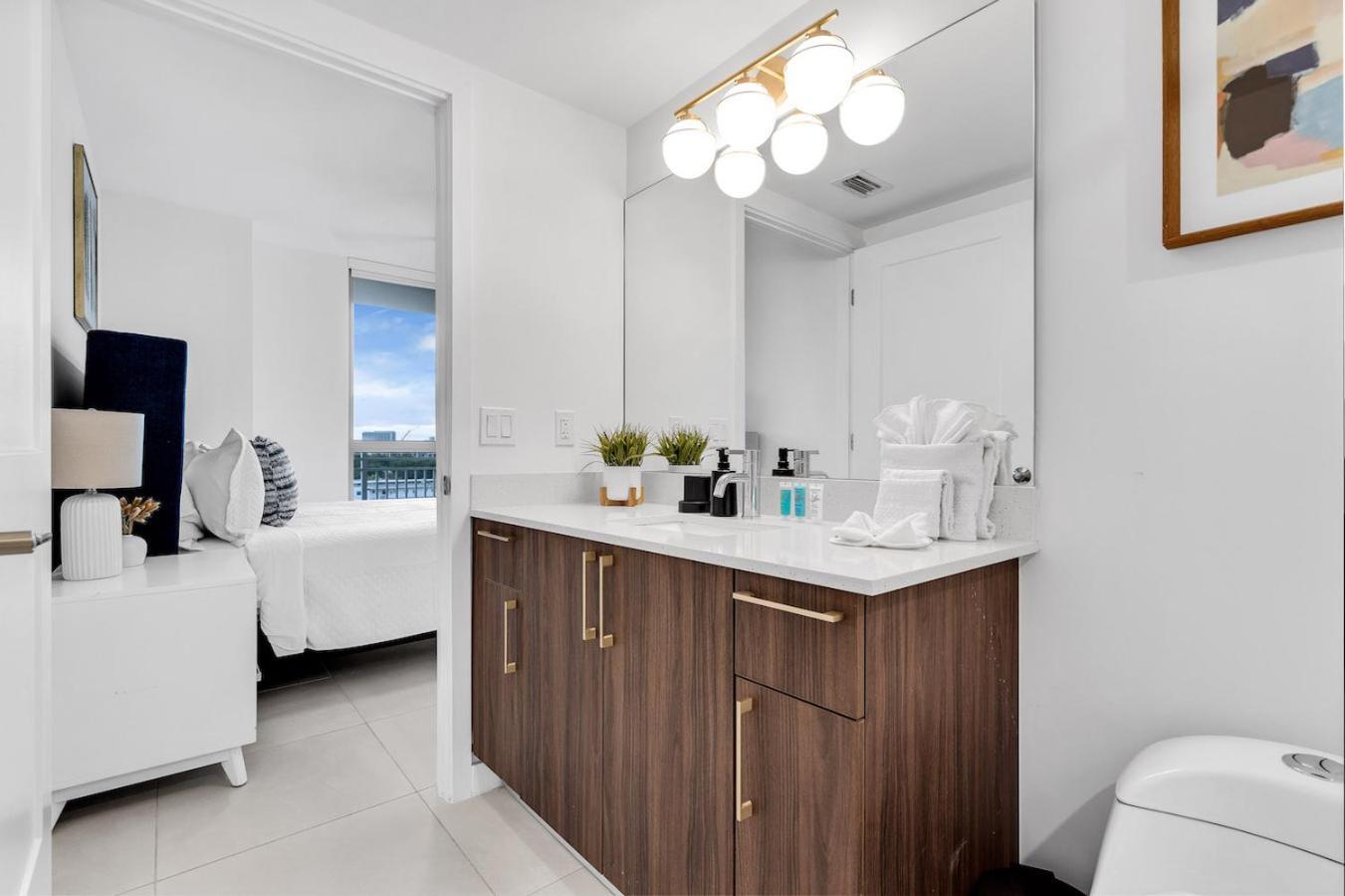 Charming 3-bed Mins From Brickell With Free Parking Apartamento *